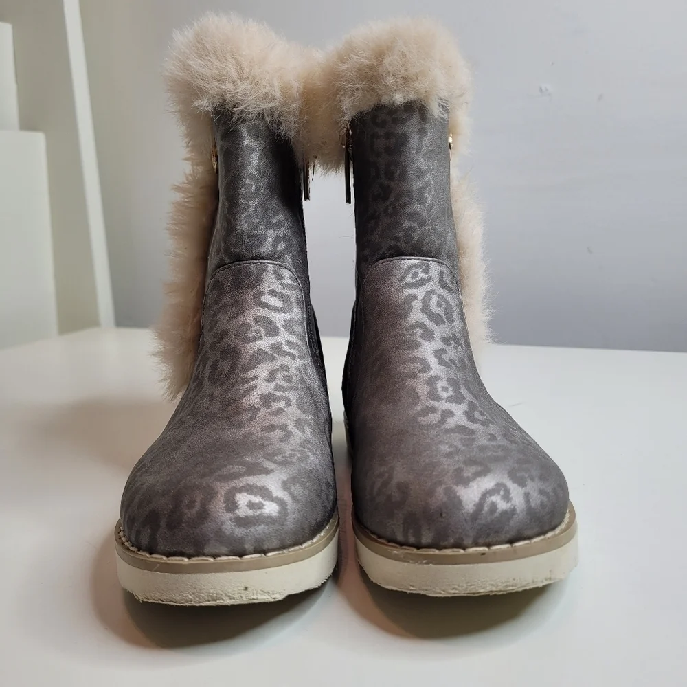 Tahari Gray Leopard Print Faux Fur Side Zip Bootie Size Girl's 10